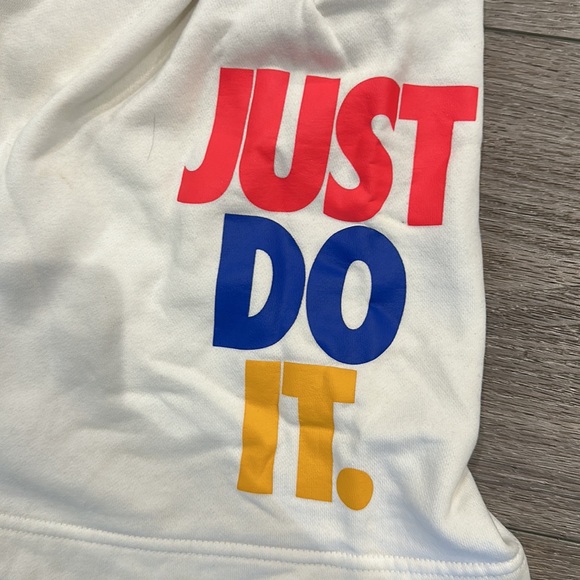 Used Men’s Medium White Nike “Just Do It” Sweat Shorts - Picture 2 of 4